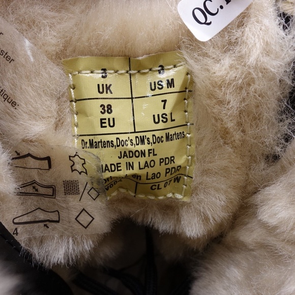 NEW Dr. Martens Women's Jadon Faux Fur Lined 8 Eye Platform Water Resistant Boot - Picture 11 of 12